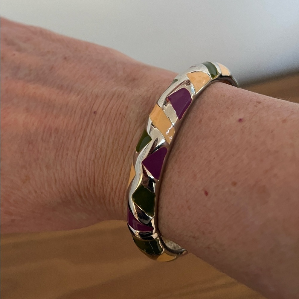 VINTAGE Hinged Bangle Enamel Accents Silver Tone Metal "T" Mark Inside Artsy